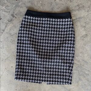 Black and Gray Houndstooth Skirt